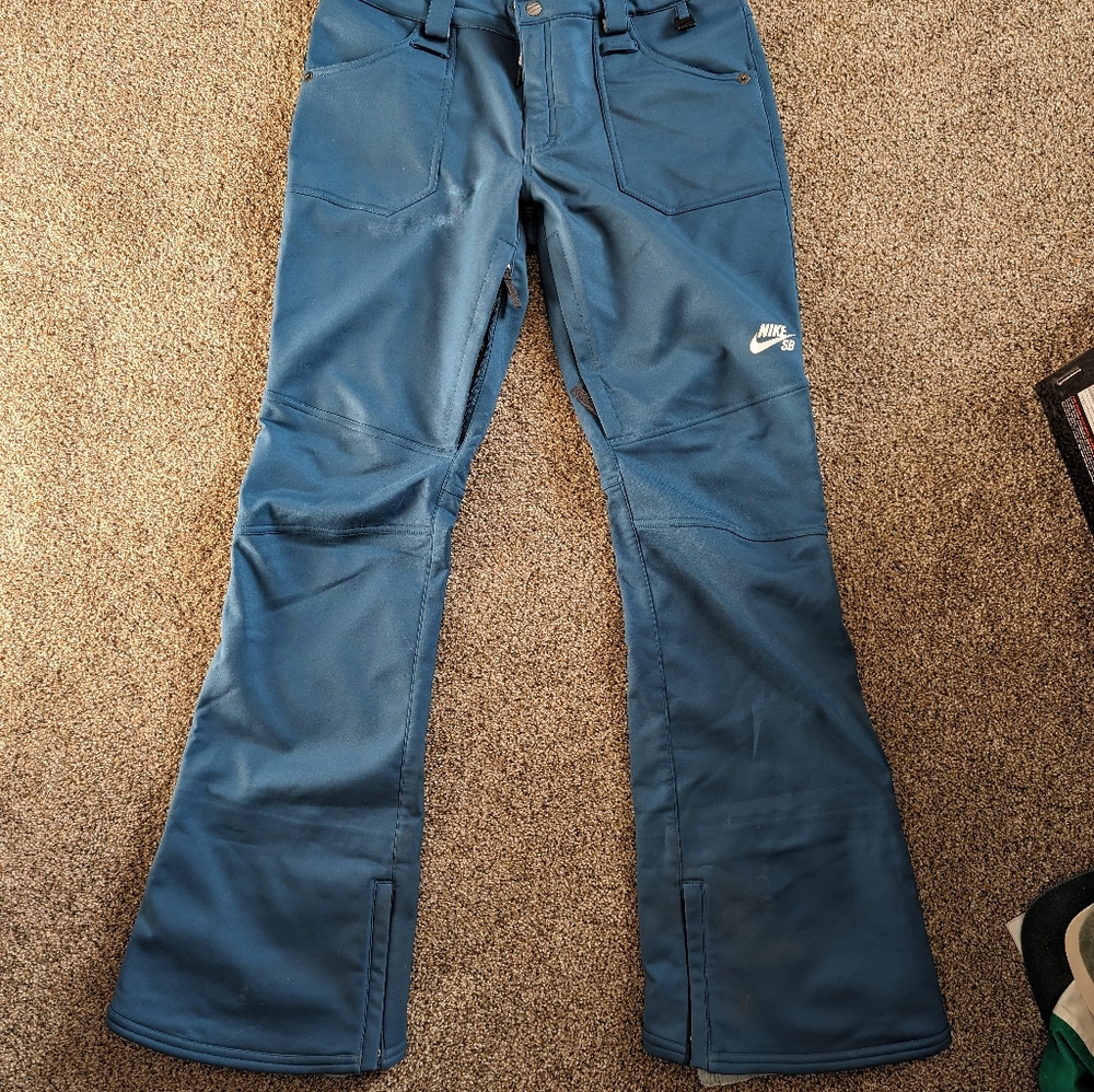 Women's Nike snowboard pants size large